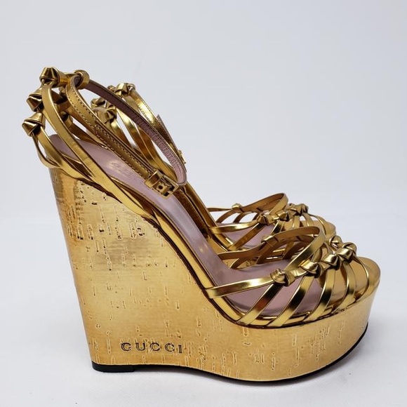Gorgeous Gold Gucci platform wedges new - Picture 3 of 15